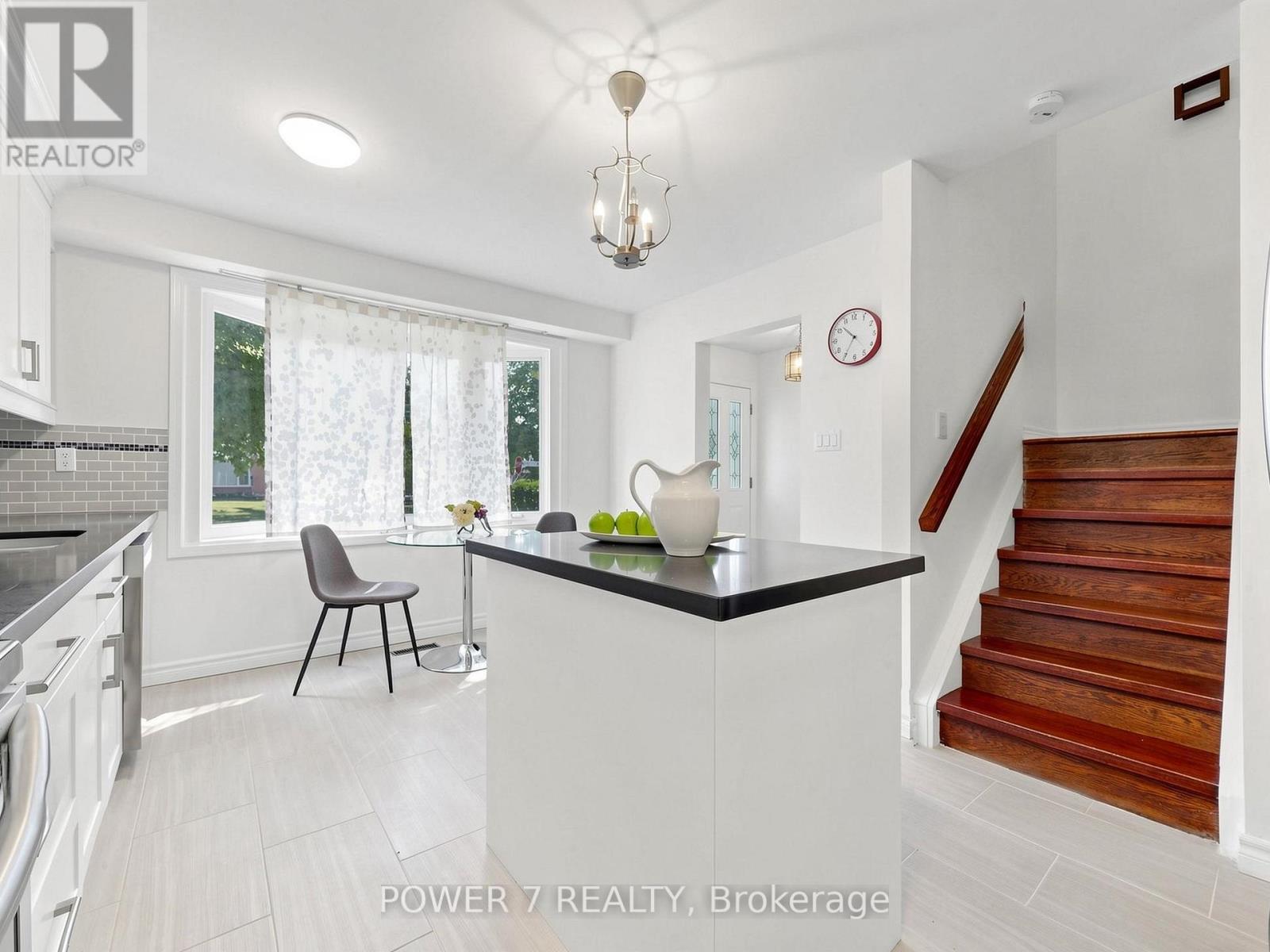 379 HOLLYBERRY TRAIL - 17