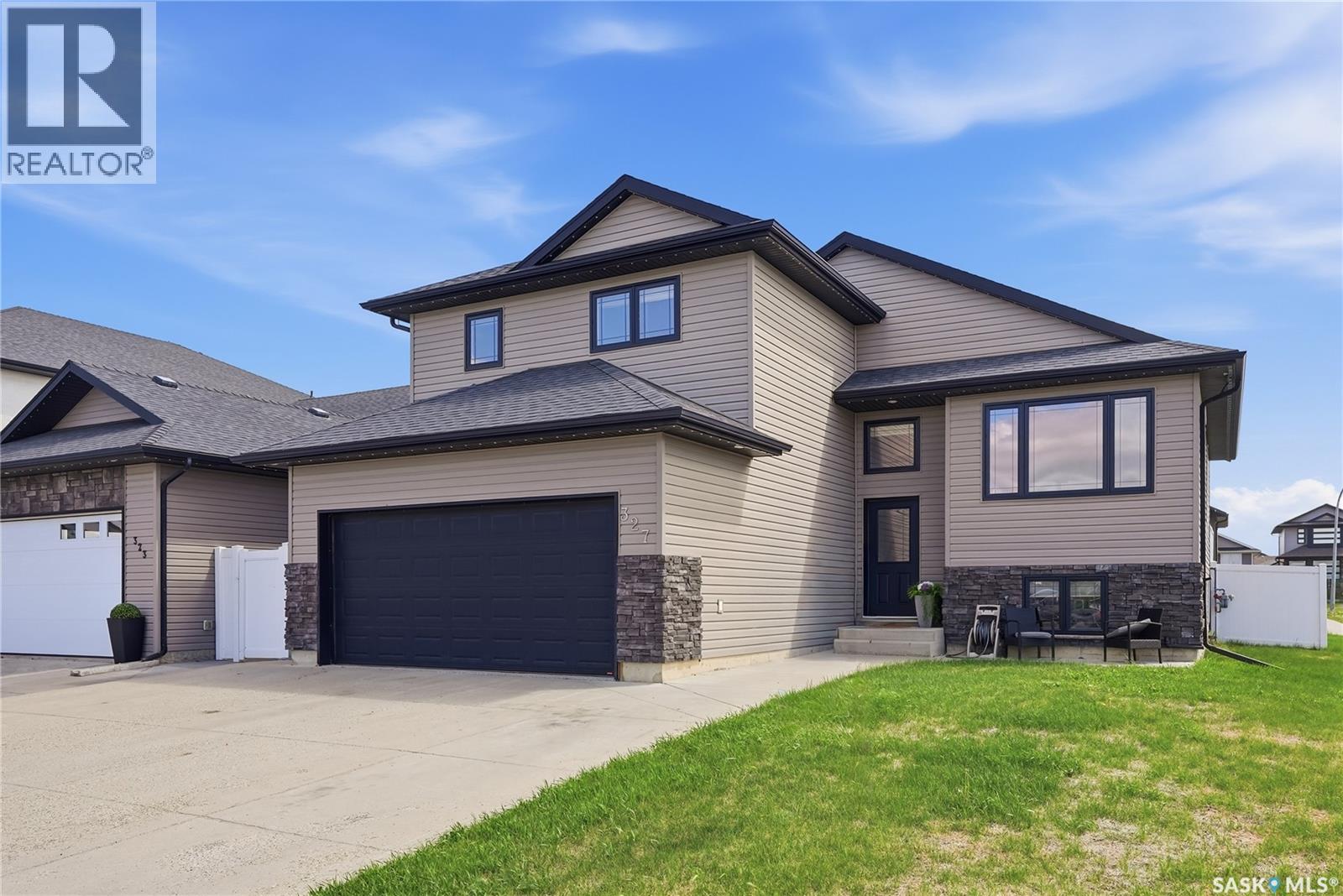 327 Roy CRESCENT - Image 2