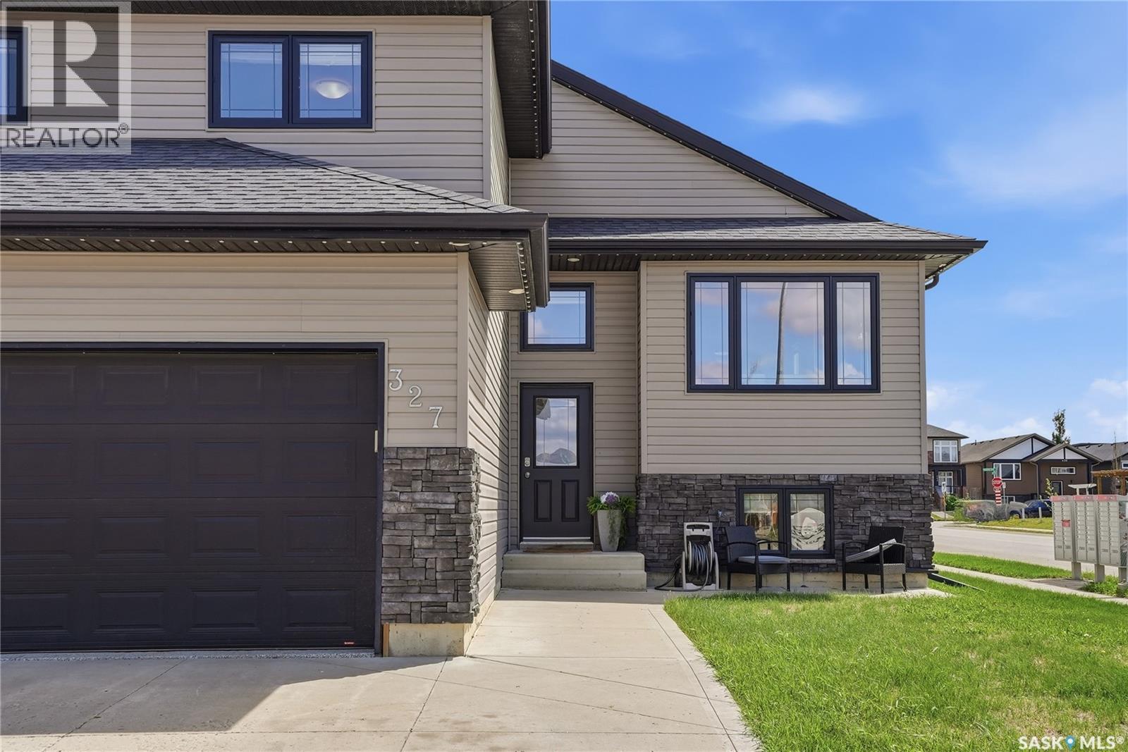 327 Roy CRESCENT - Image 3