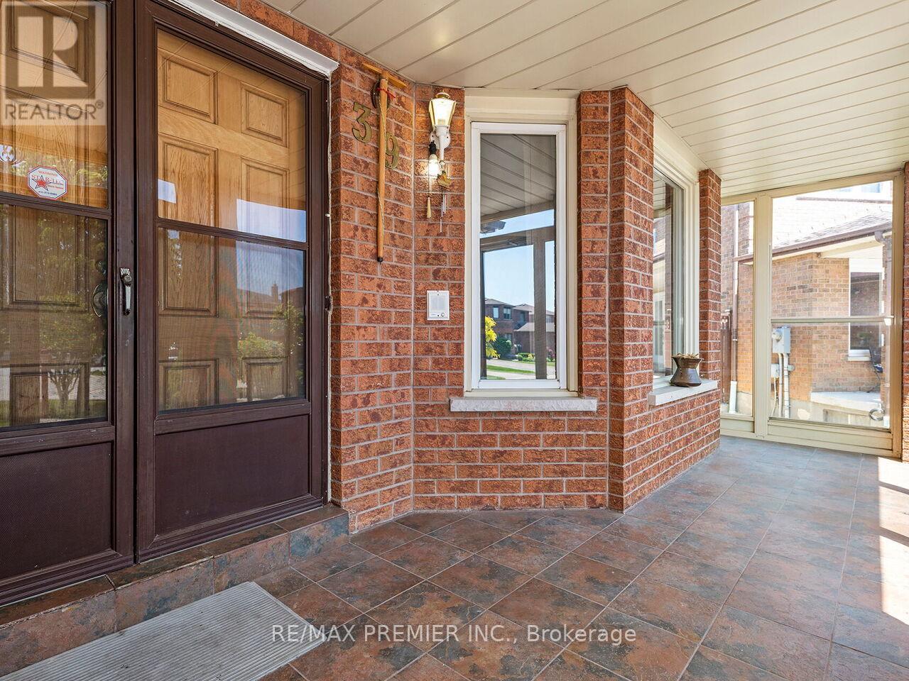 39 BRYDON COURT - 3