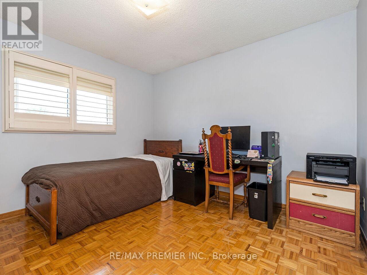 39 BRYDON COURT - 35