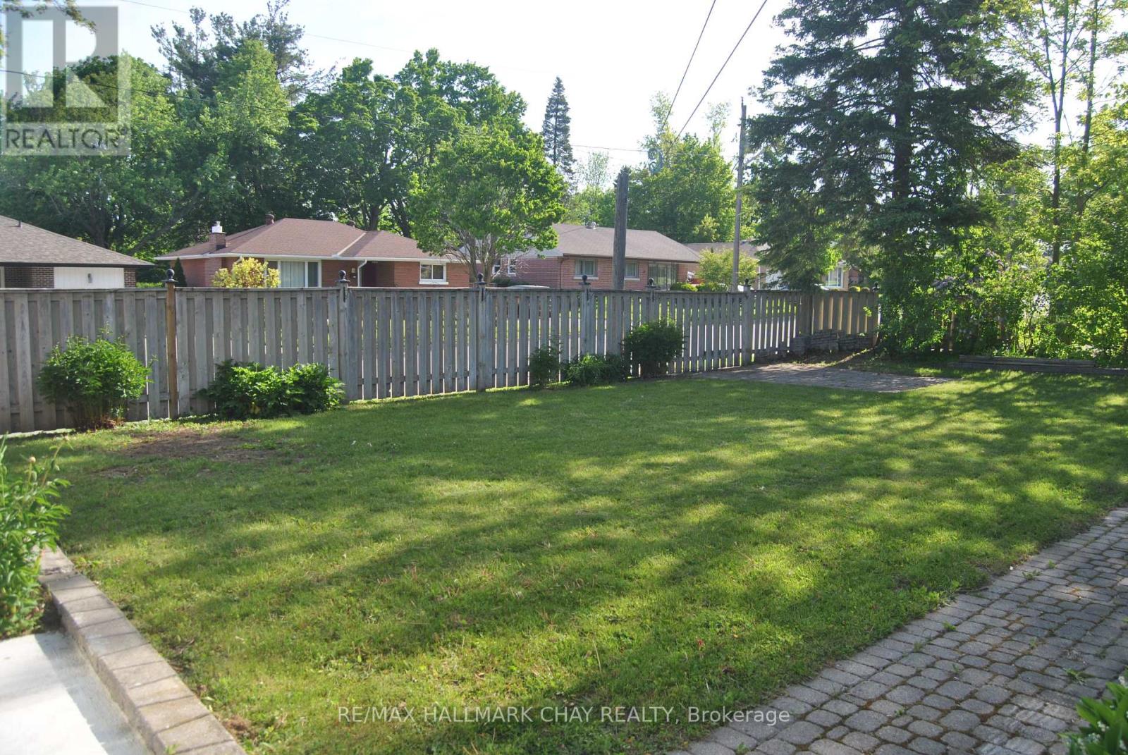 227 DUCKWORTH STREET - 3