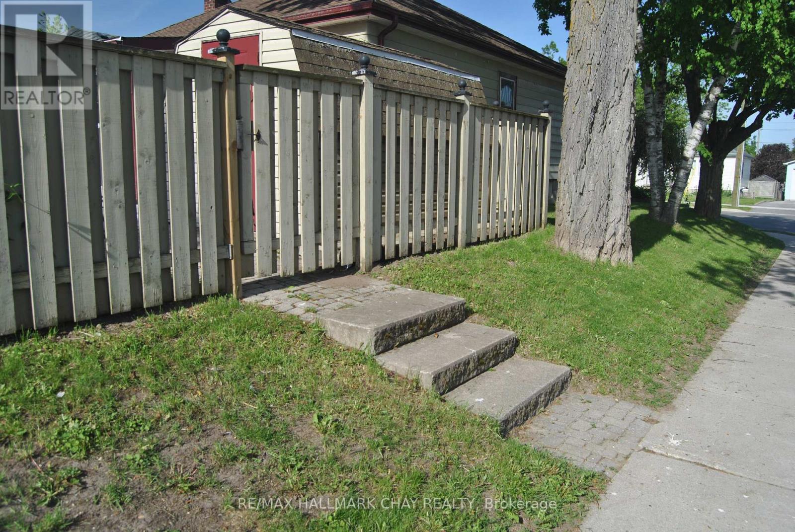 227 DUCKWORTH STREET - 33