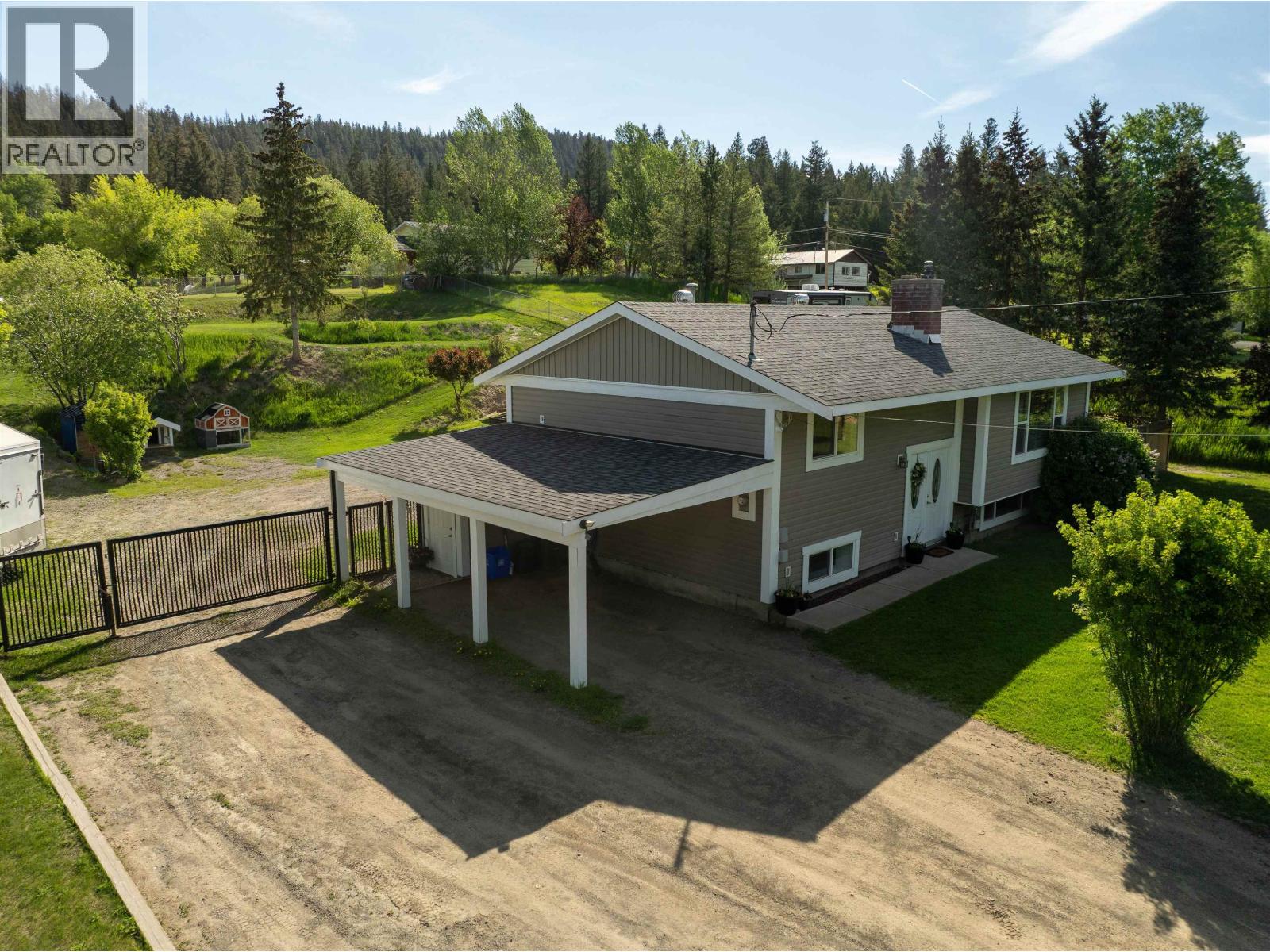 5665 HORSE LAKE ROAD - 4