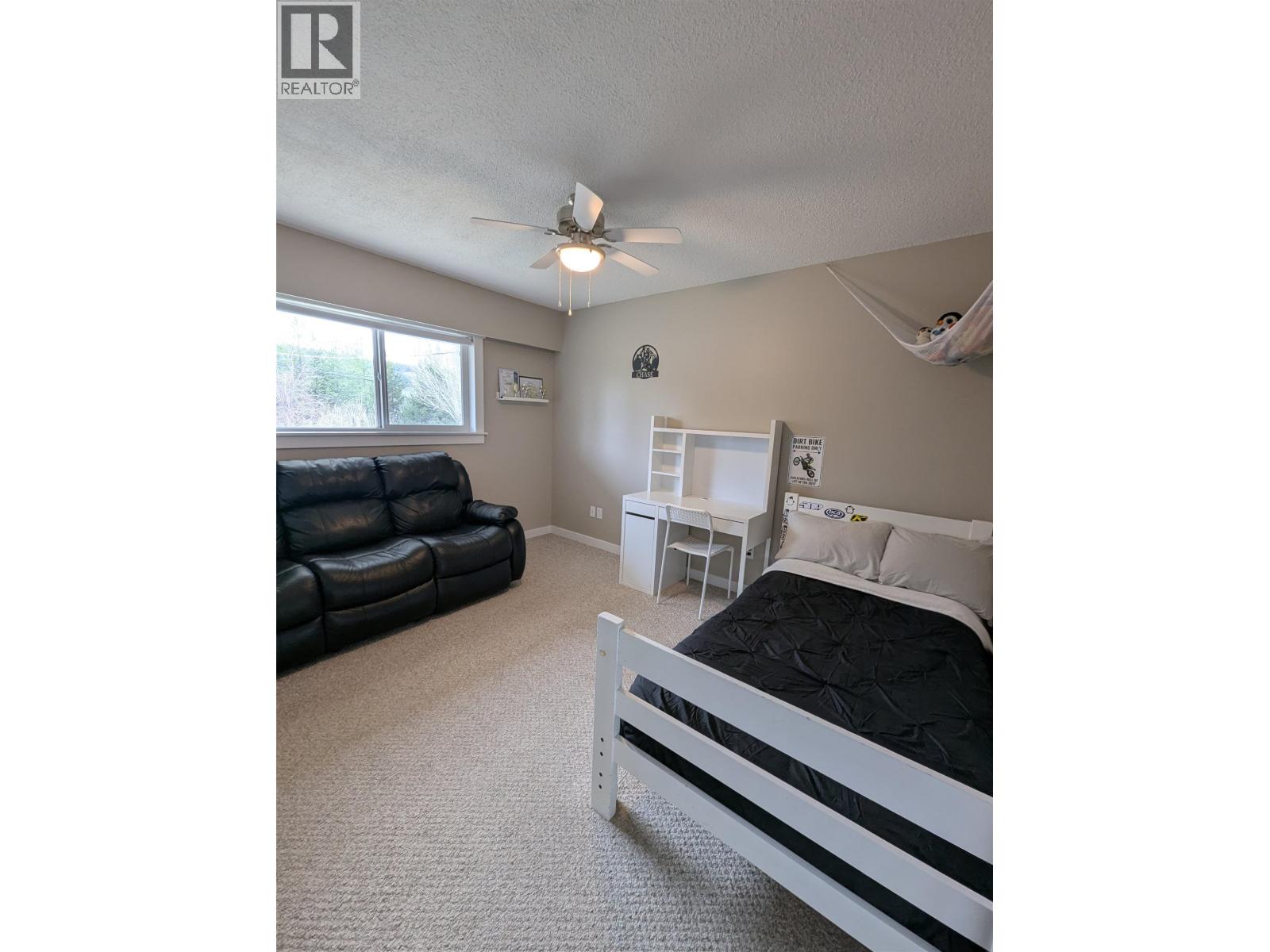 5665 HORSE LAKE ROAD - 29