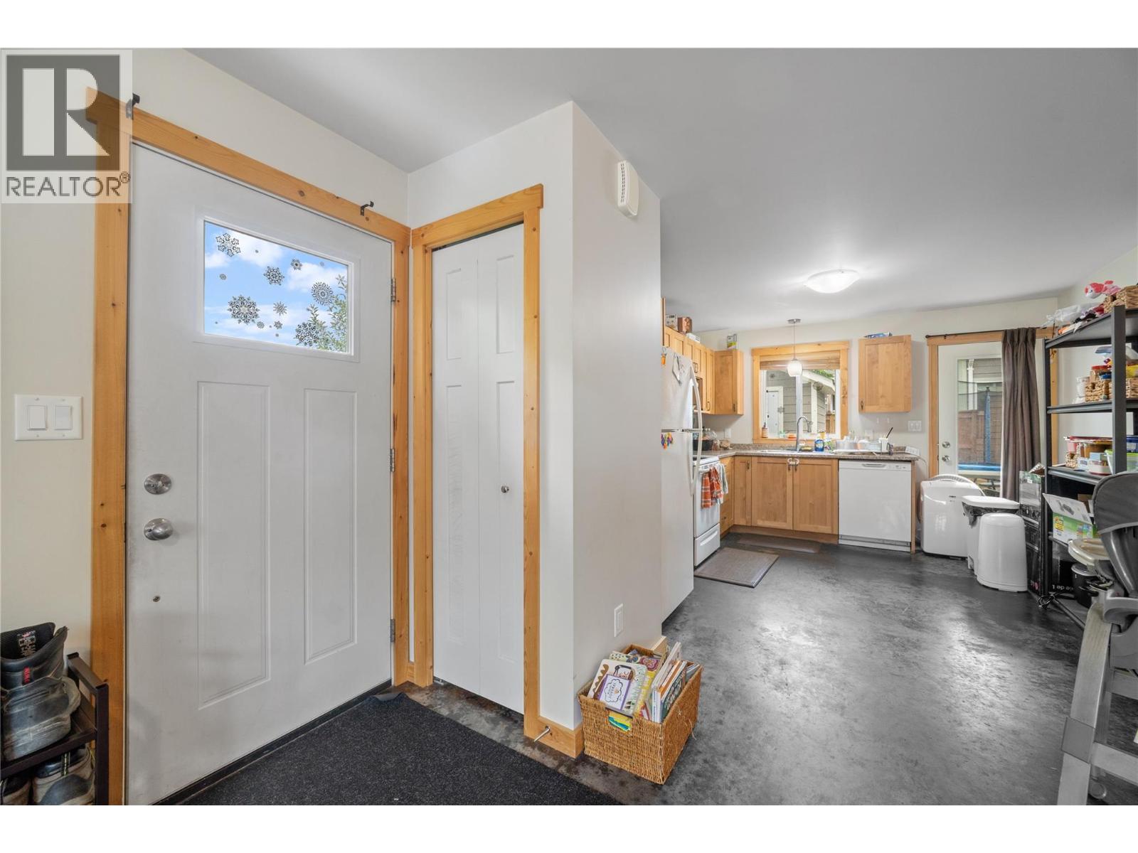 331 Fraser Avenue NW - 27