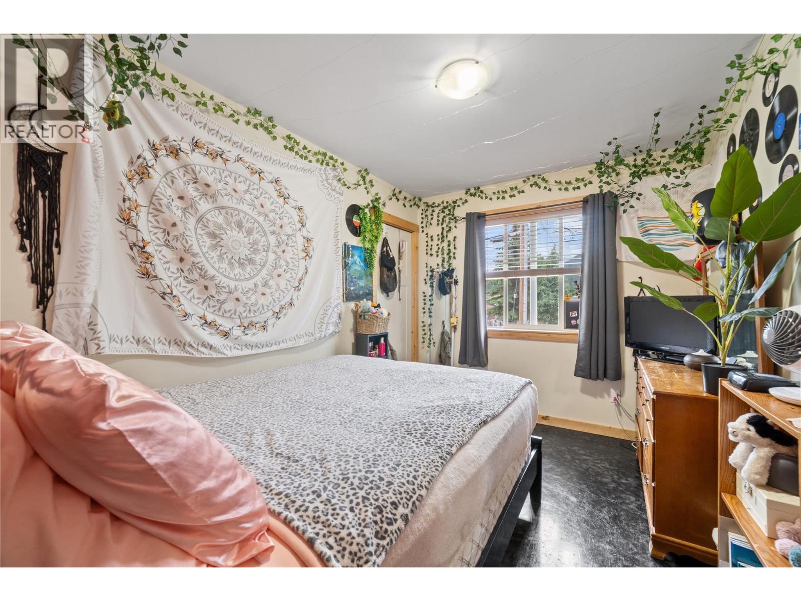 331 Fraser Avenue NW - 15