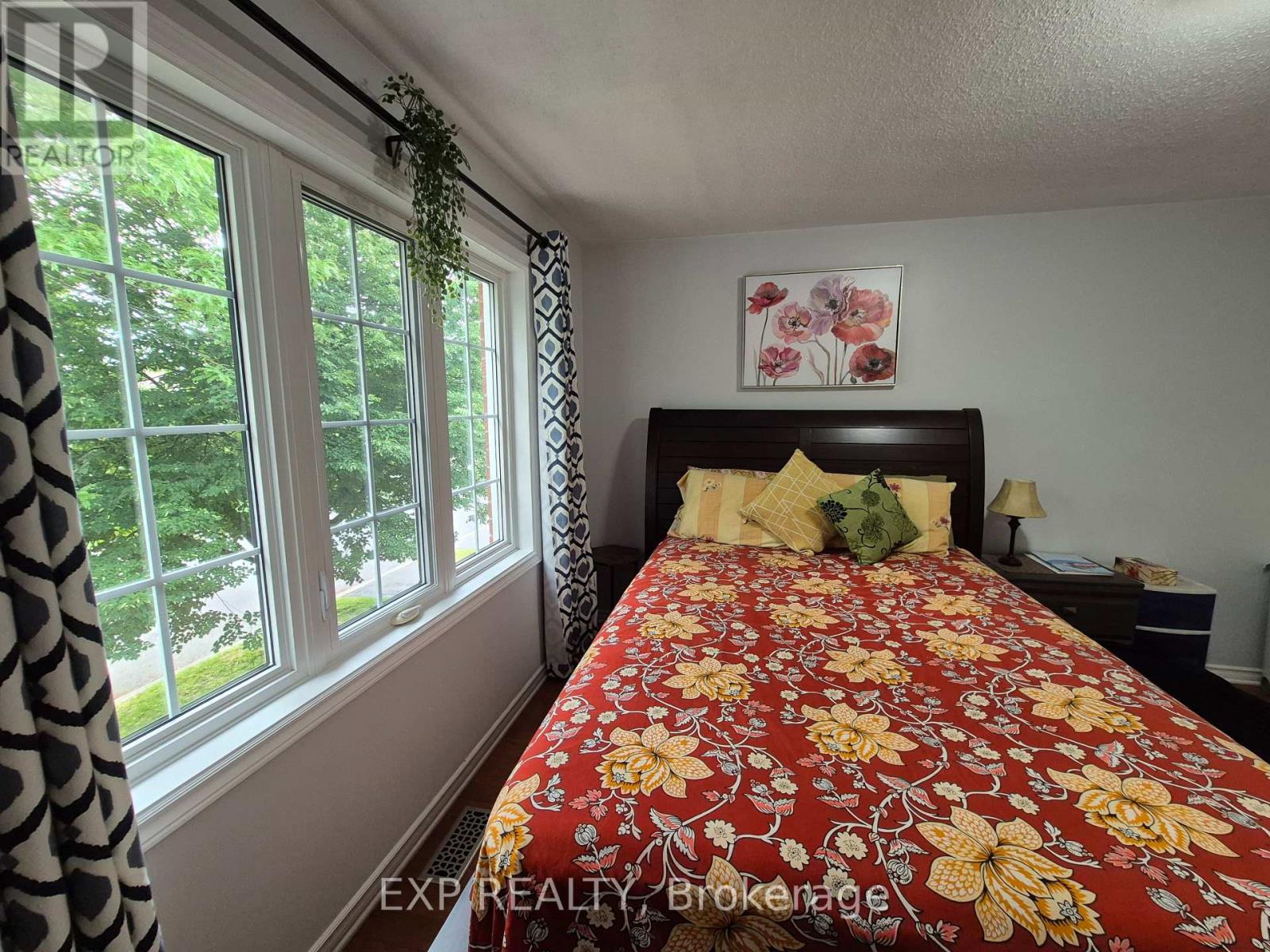 3 Bed, 3 Bath House for Rent in Ottawa – 192 WINDHURST DRIVE, Ottawa – MLS# X13242774 - Image 11