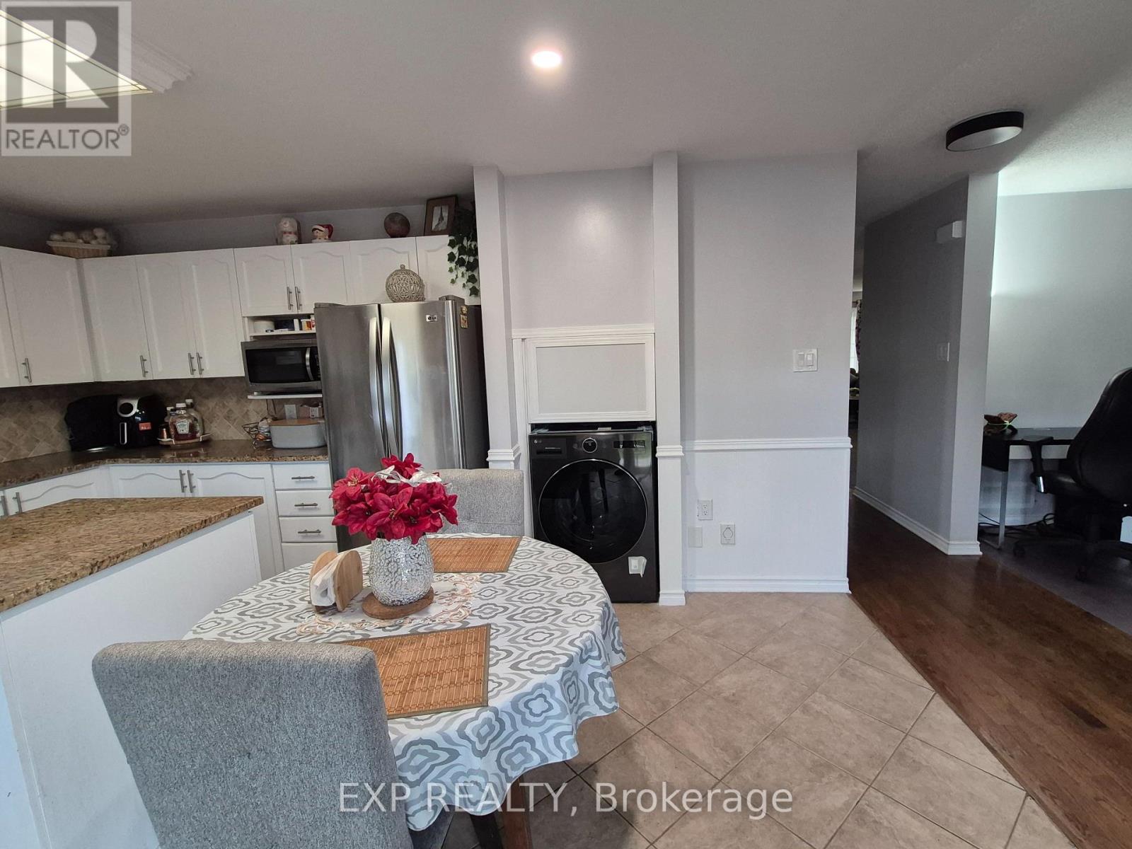 3 Bed, 3 Bath House for Rent in Ottawa – 192 WINDHURST DRIVE, Ottawa – MLS# X13242774 - Image 3