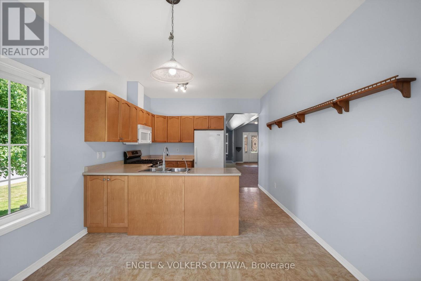 11 FRIEDAY STREET - 12