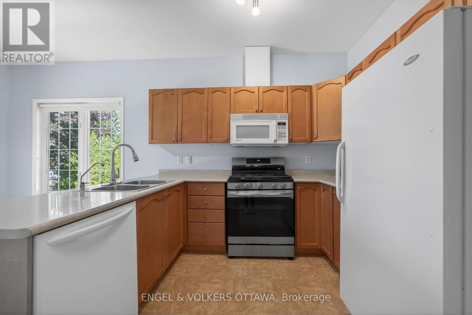11 FRIEDAY STREET - 13