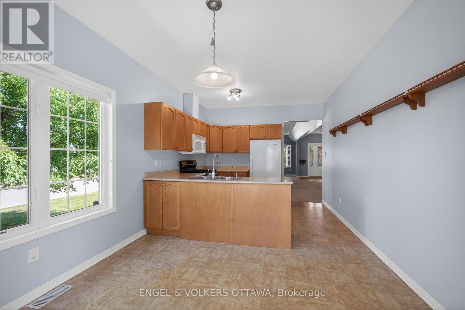 11 FRIEDAY STREET - 16