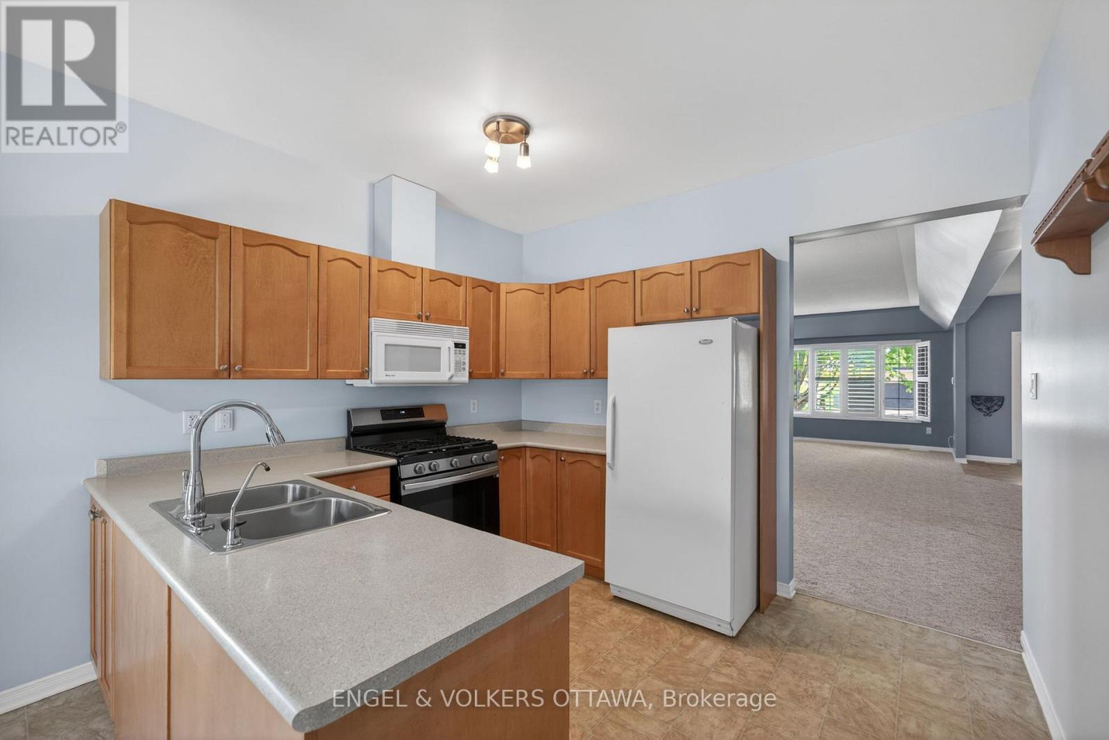 11 FRIEDAY STREET - 18