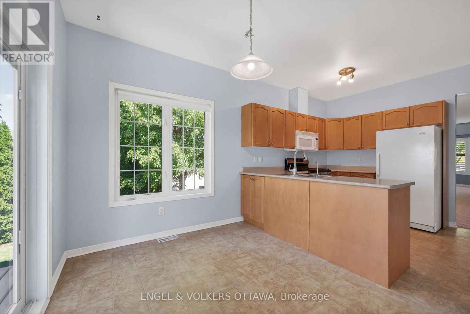 11 FRIEDAY STREET - 19
