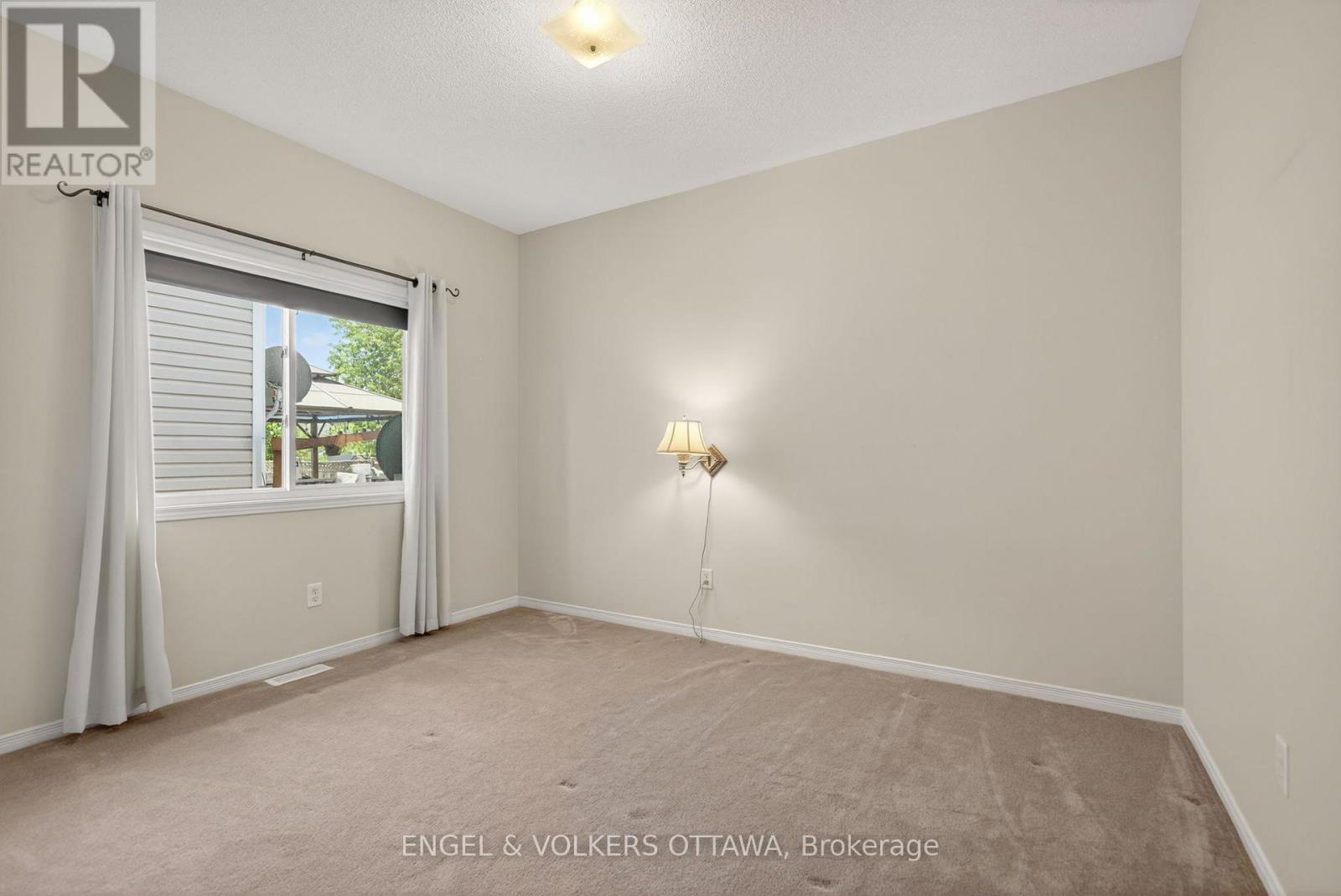 11 FRIEDAY STREET - 27