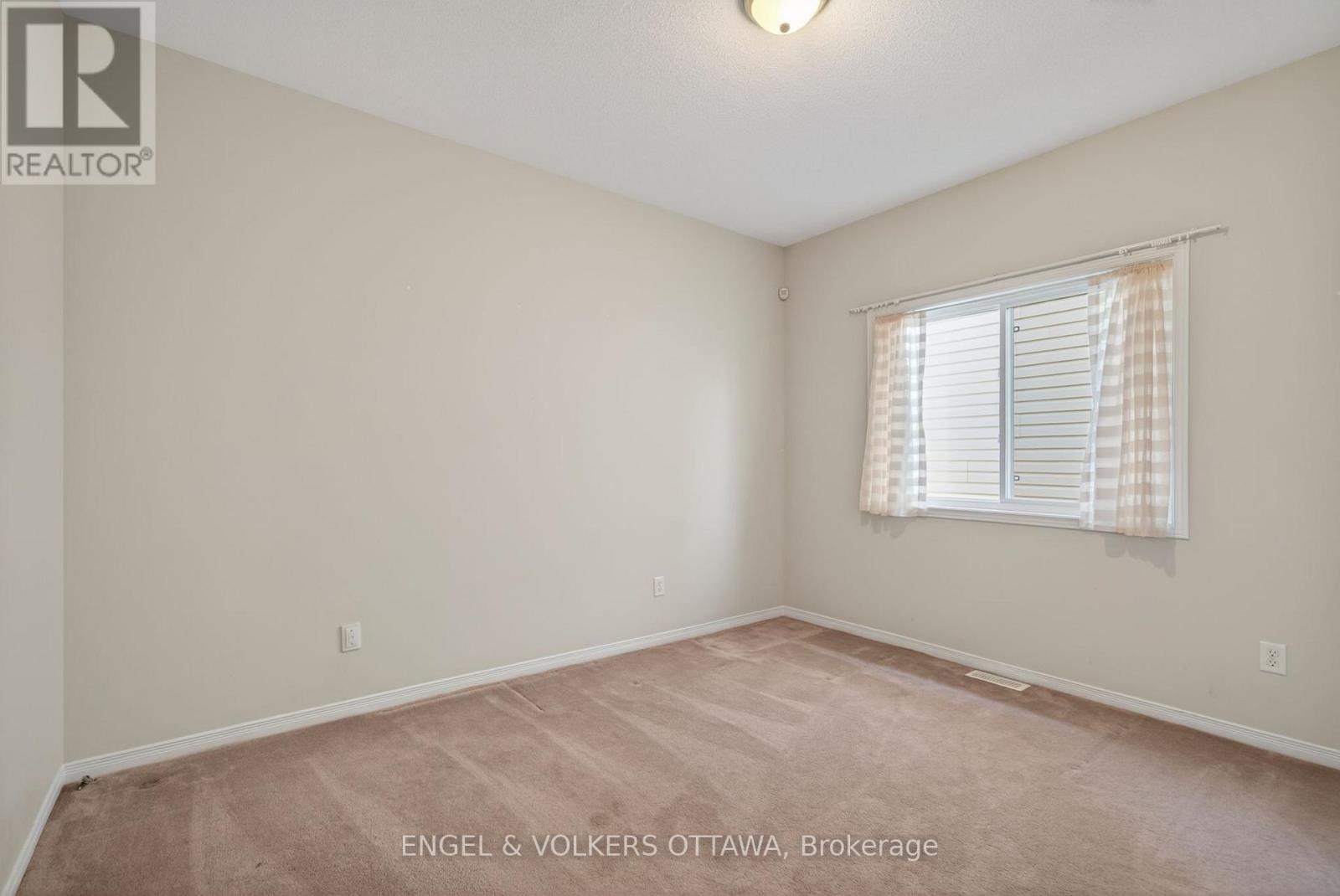 11 FRIEDAY STREET - 28