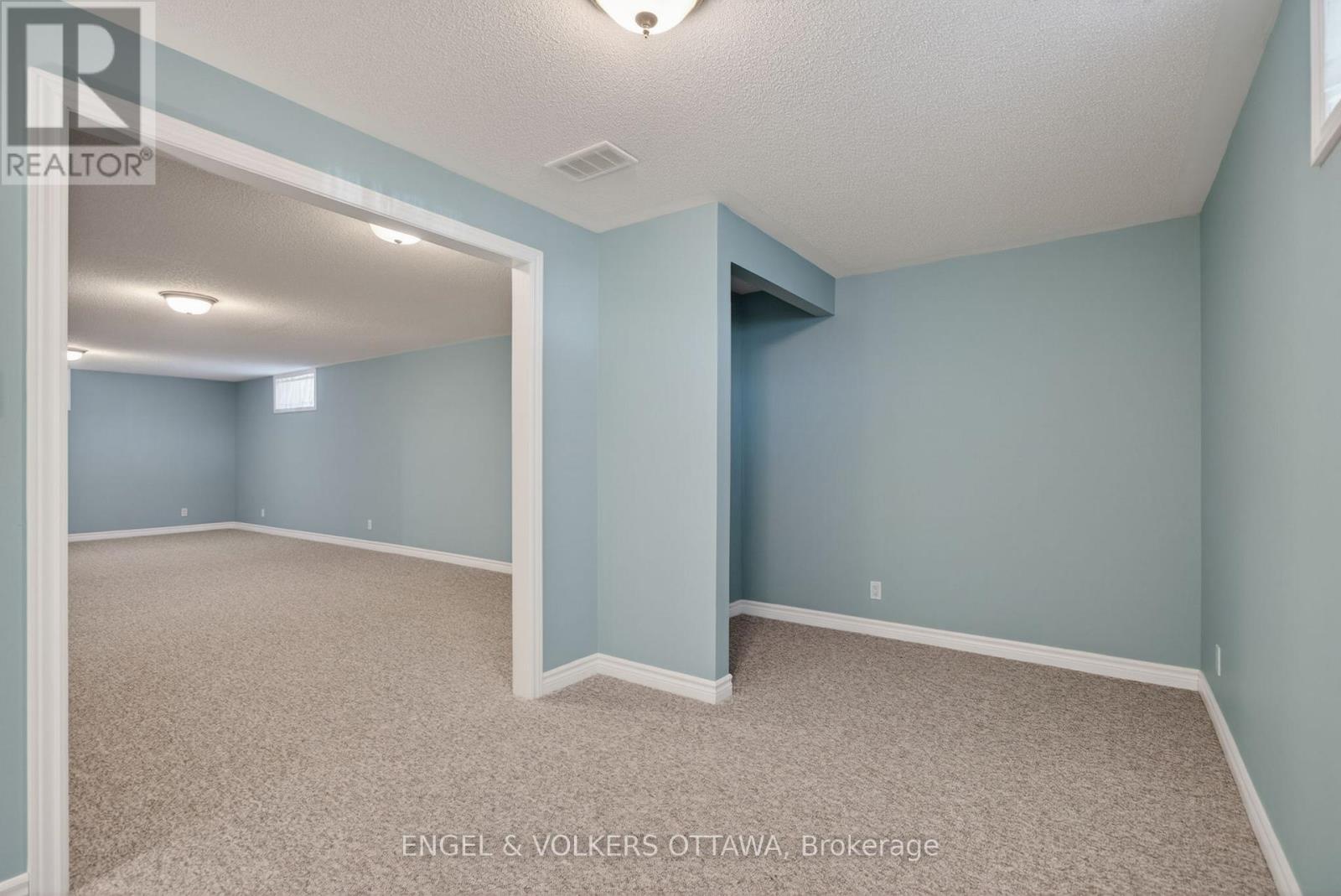 11 FRIEDAY STREET - 39