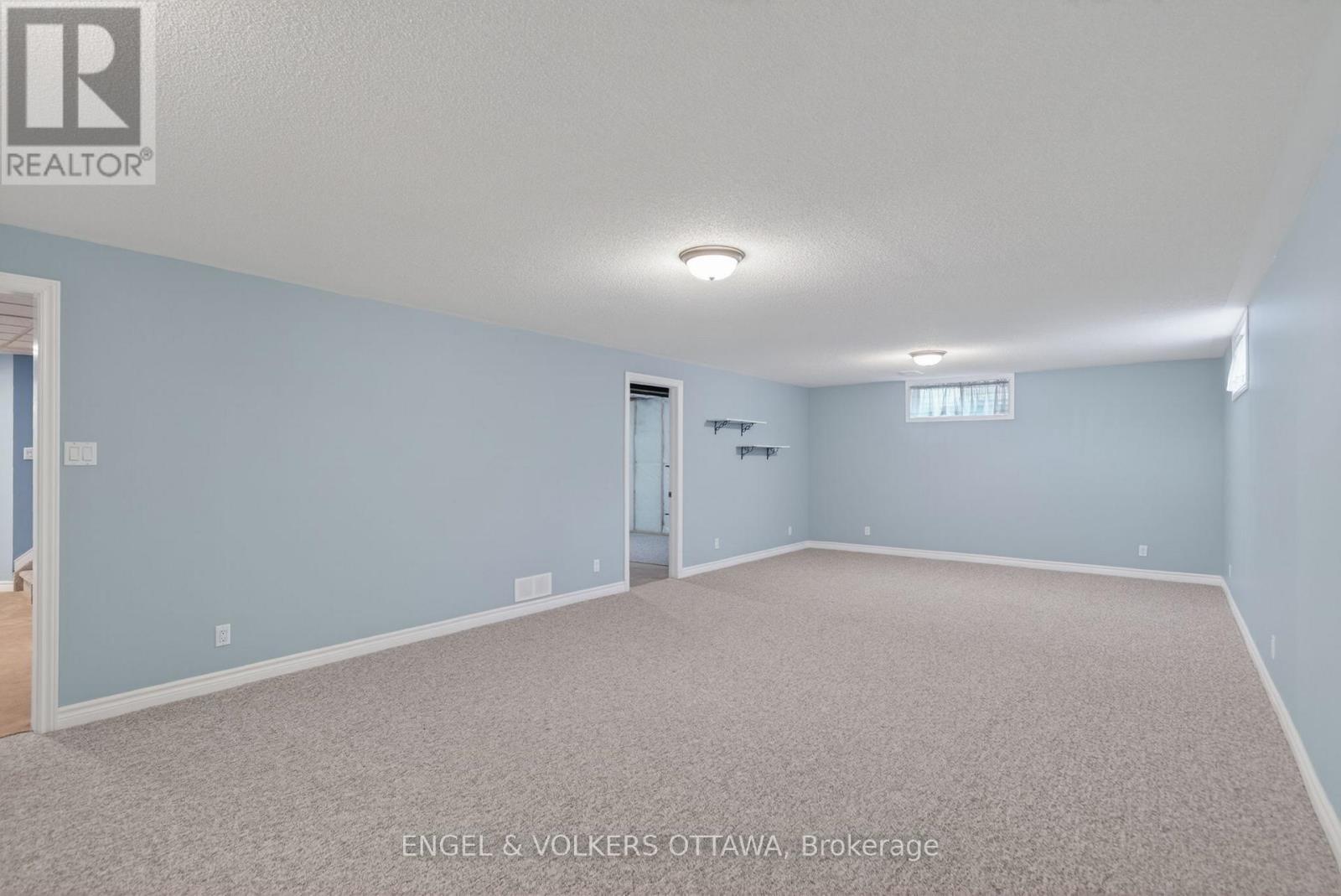 11 FRIEDAY STREET - 40