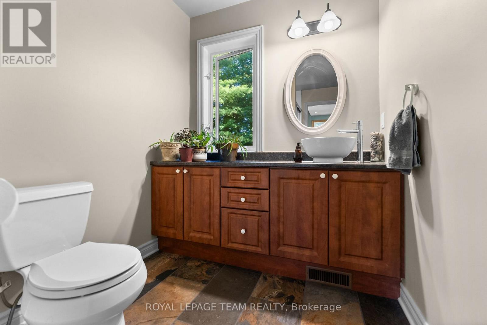 1622 CONC. 4B LANARK - 22