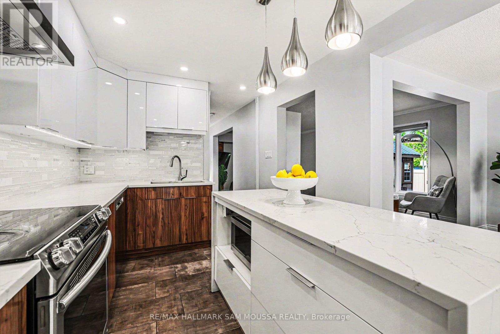 73 MALHOTRA COURT - 17