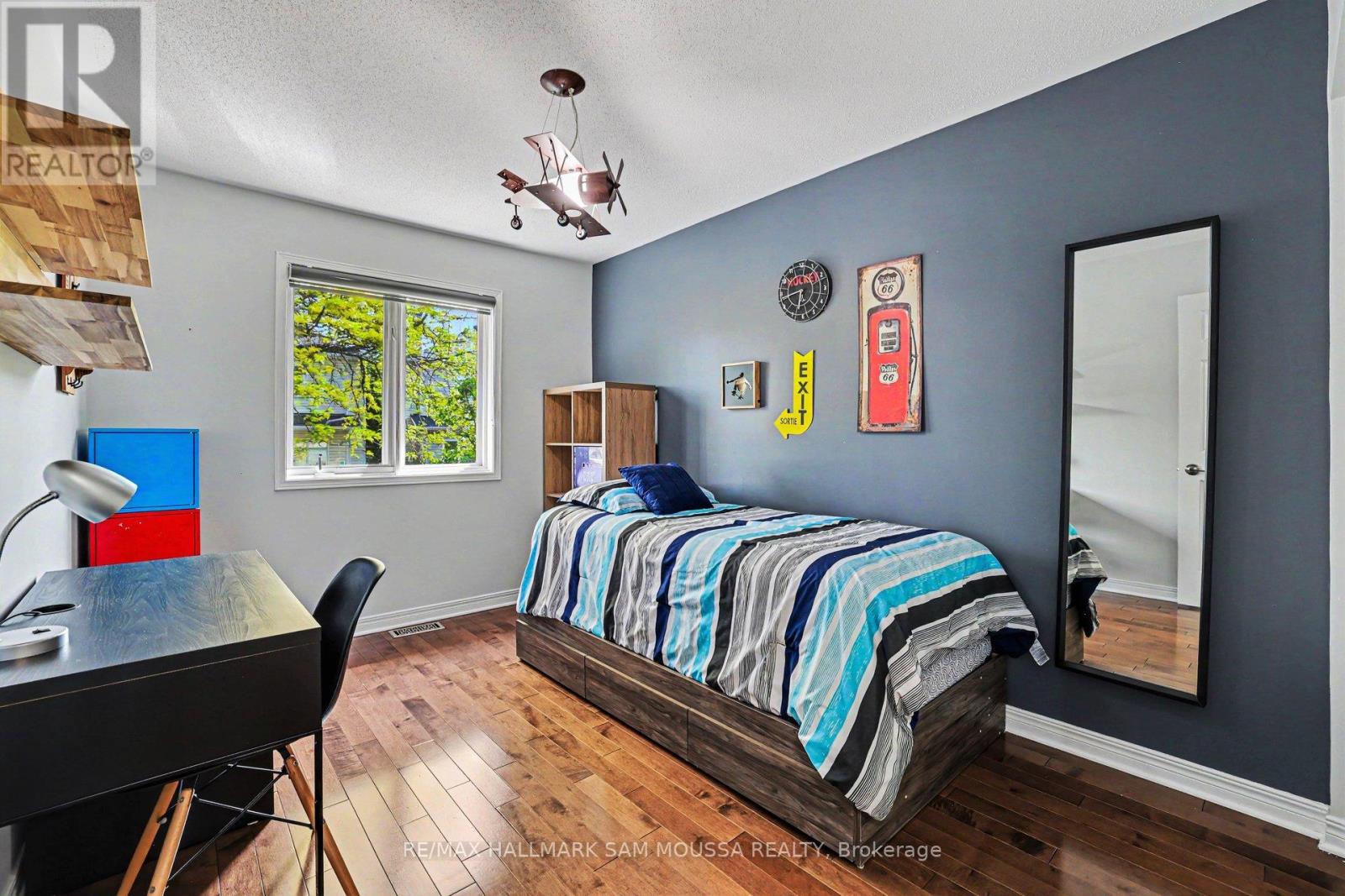 73 MALHOTRA COURT - 31