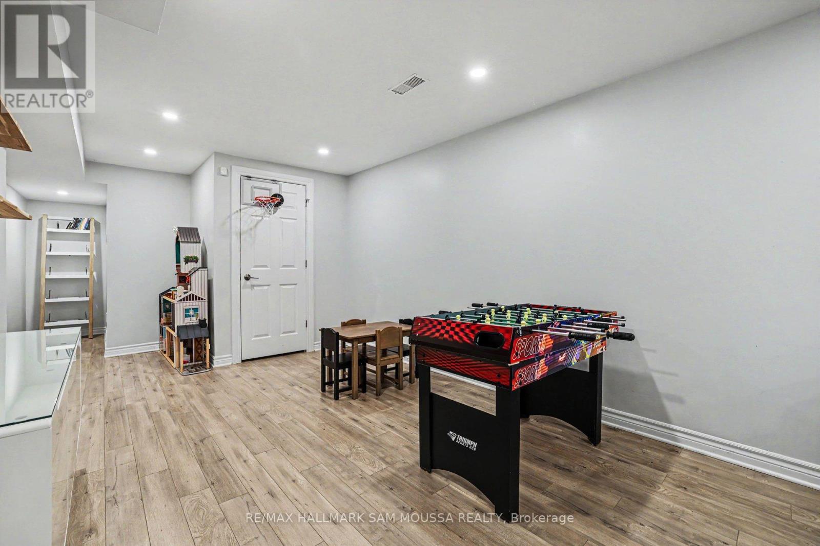 73 MALHOTRA COURT - 41