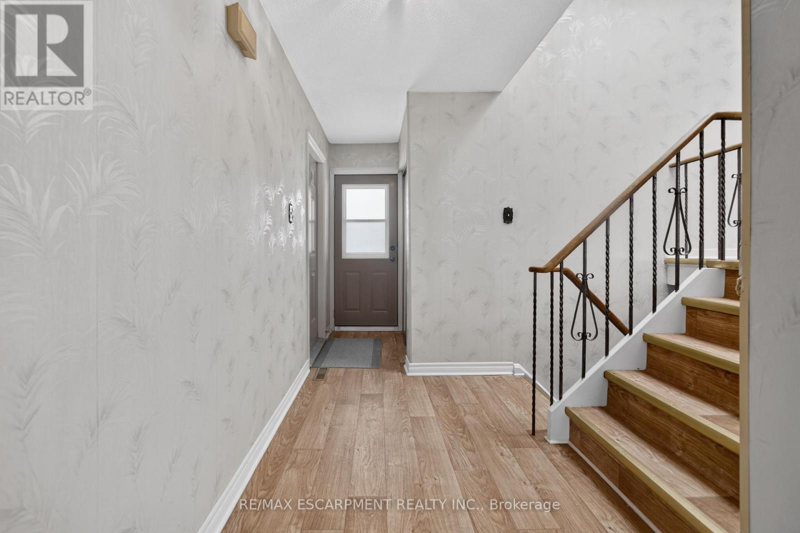 305 PINEGROVE ROAD - 9