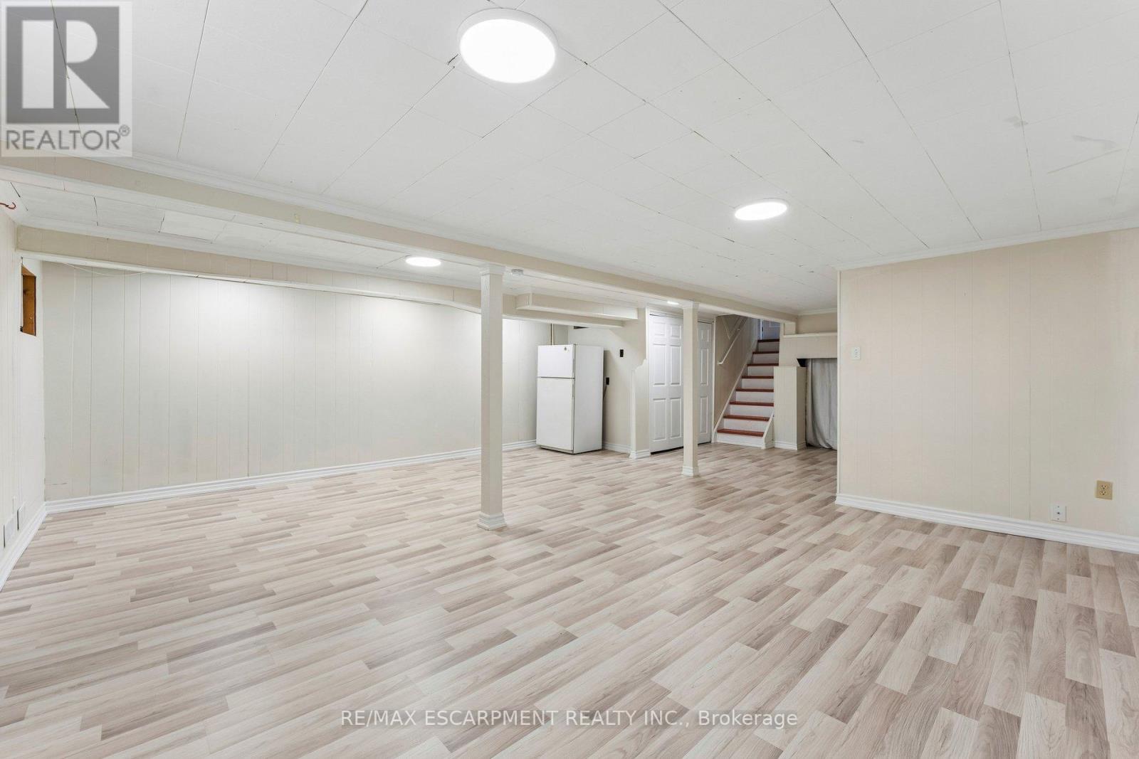 29 DEESIDE CRESCENT - 32