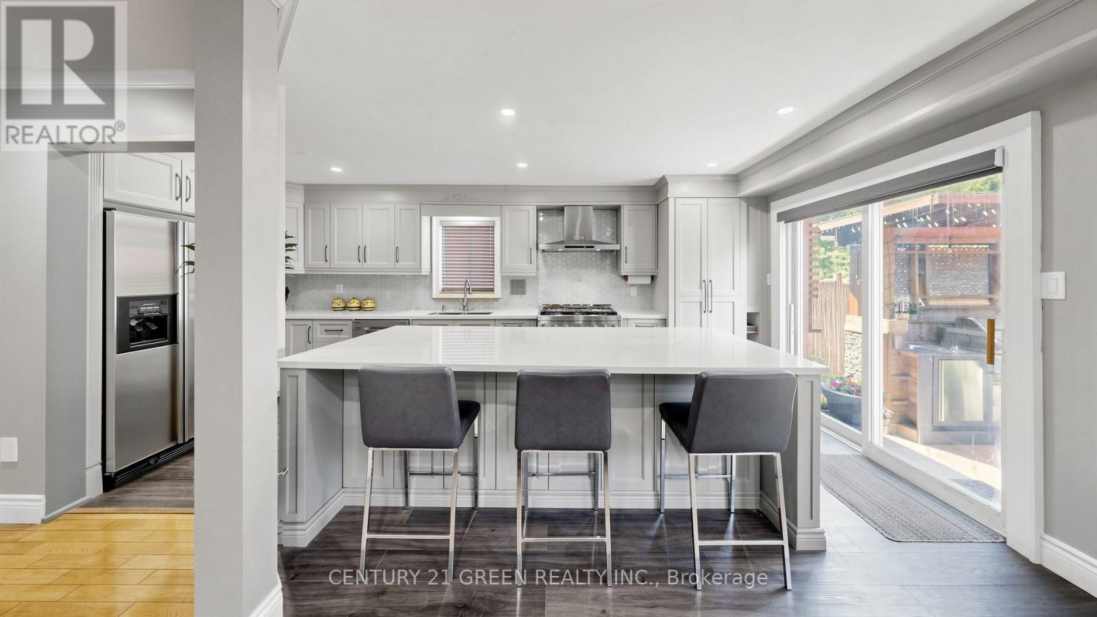 43 HOLLOWGROVE BOULEVARD - 11