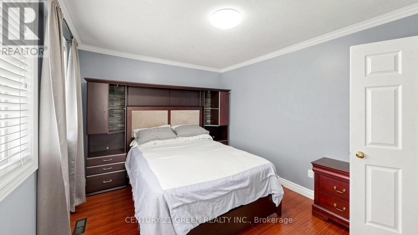 43 HOLLOWGROVE BOULEVARD - 28