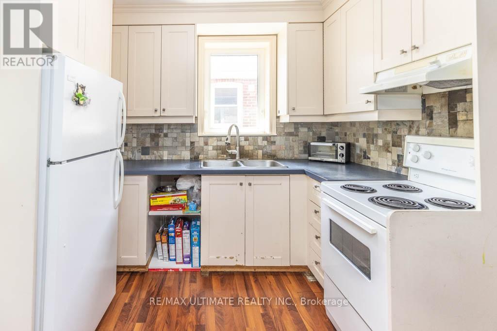1006 CASTLEFIELD AVENUE - 13