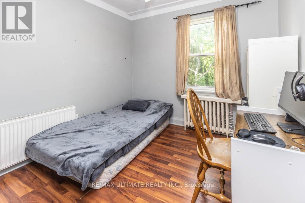 1006 CASTLEFIELD AVENUE - 16