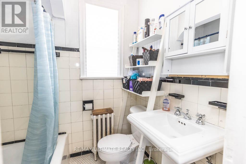 1006 CASTLEFIELD AVENUE - 19