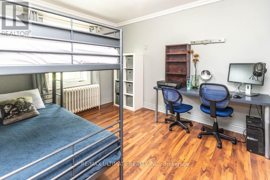 1006 CASTLEFIELD AVENUE - 22