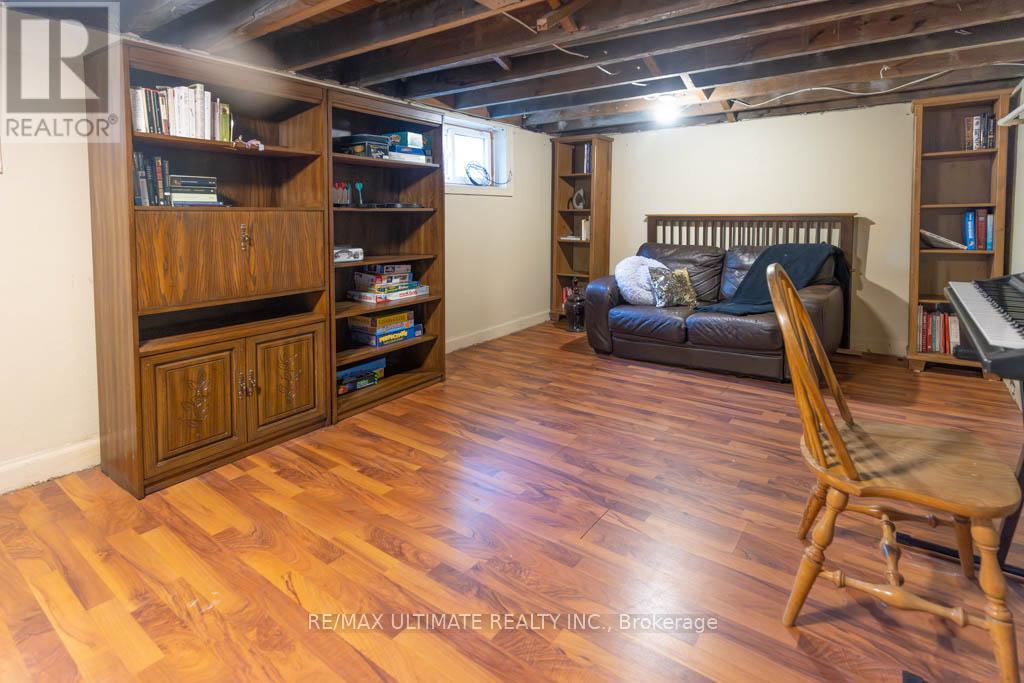 1006 CASTLEFIELD AVENUE - 25