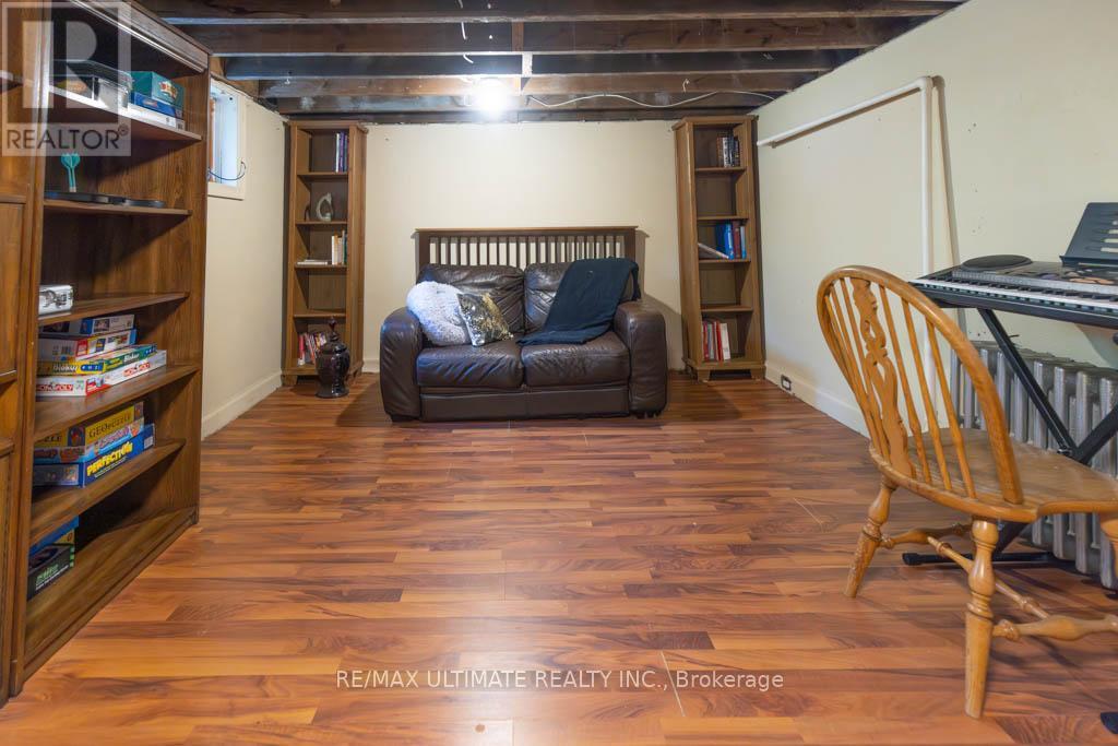 1006 CASTLEFIELD AVENUE - 26