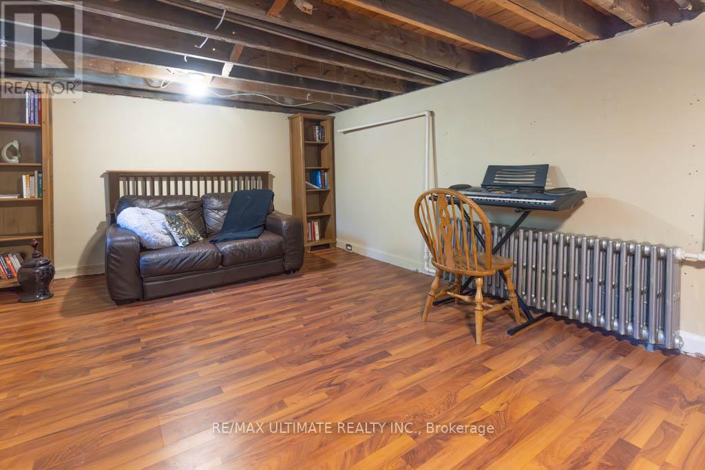 1006 CASTLEFIELD AVENUE - 27