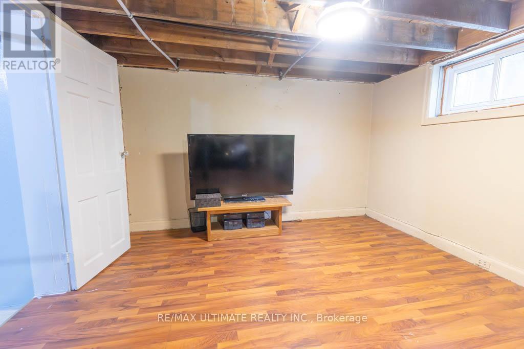 1006 CASTLEFIELD AVENUE - 28