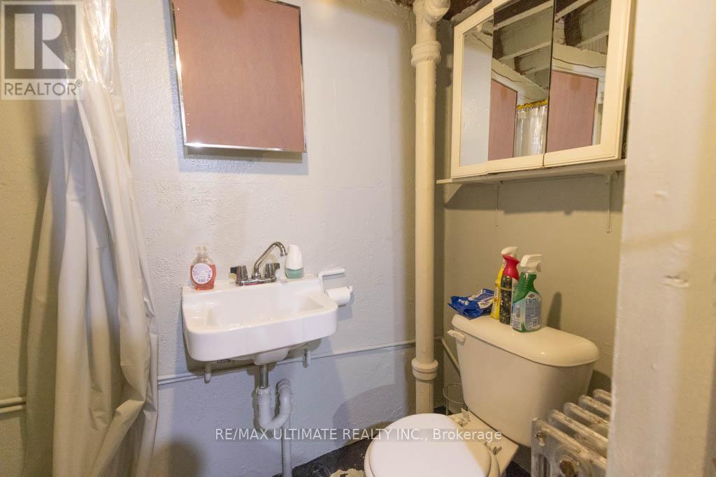 1006 CASTLEFIELD AVENUE - 29