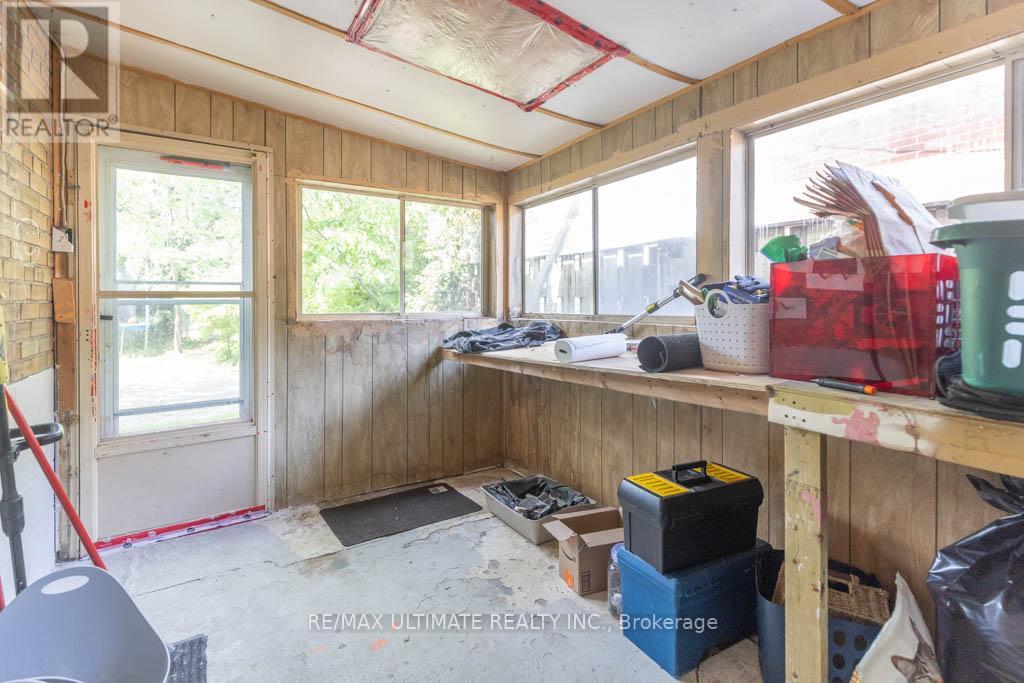 1006 CASTLEFIELD AVENUE - 37
