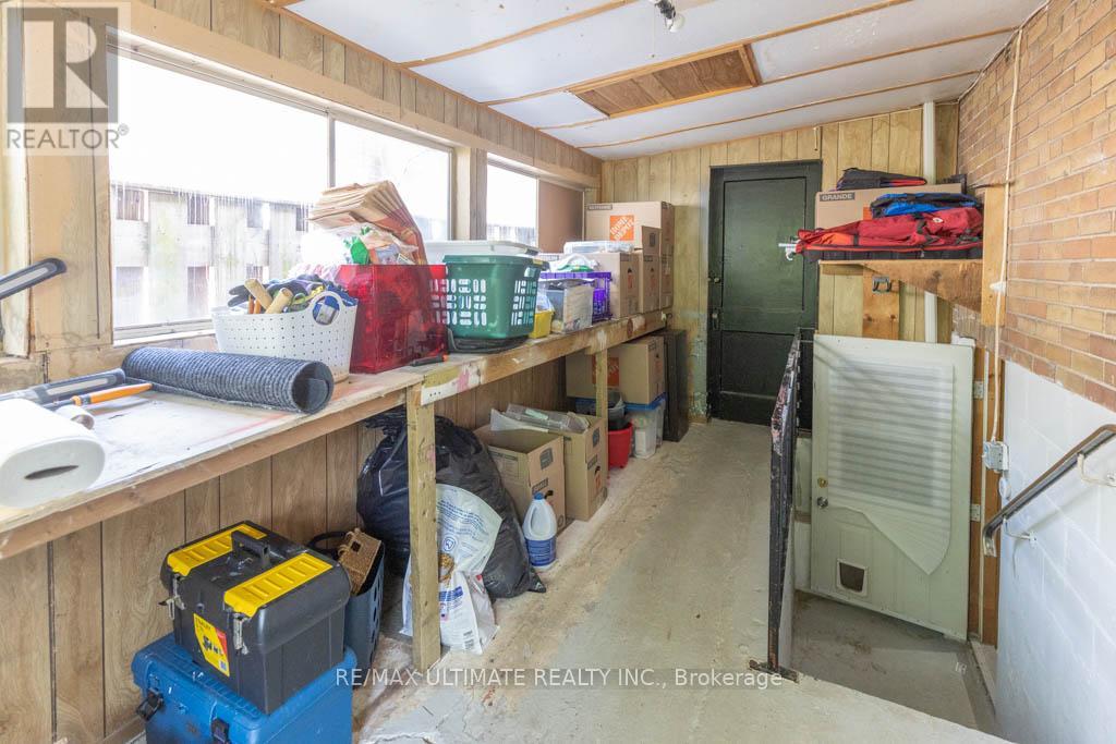 1006 CASTLEFIELD AVENUE - 38