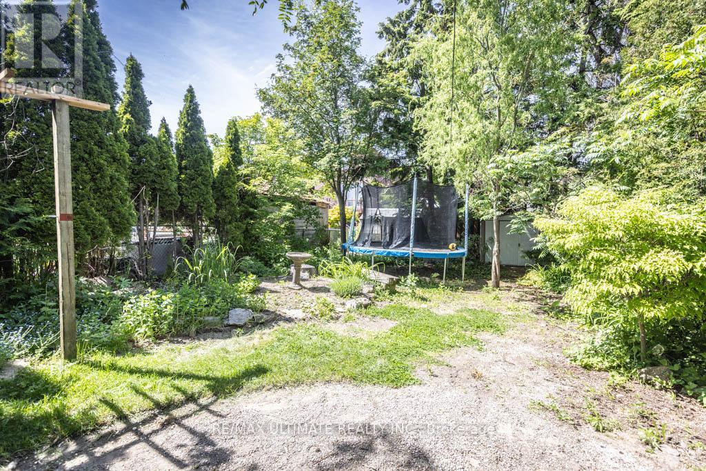 1006 CASTLEFIELD AVENUE - 43