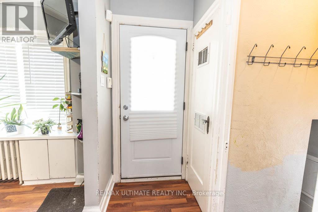 1006 CASTLEFIELD AVENUE - 6