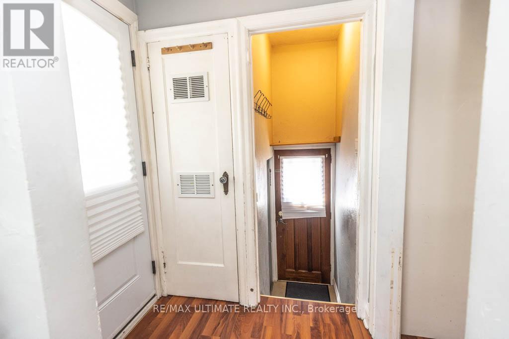 1006 CASTLEFIELD AVENUE - 7