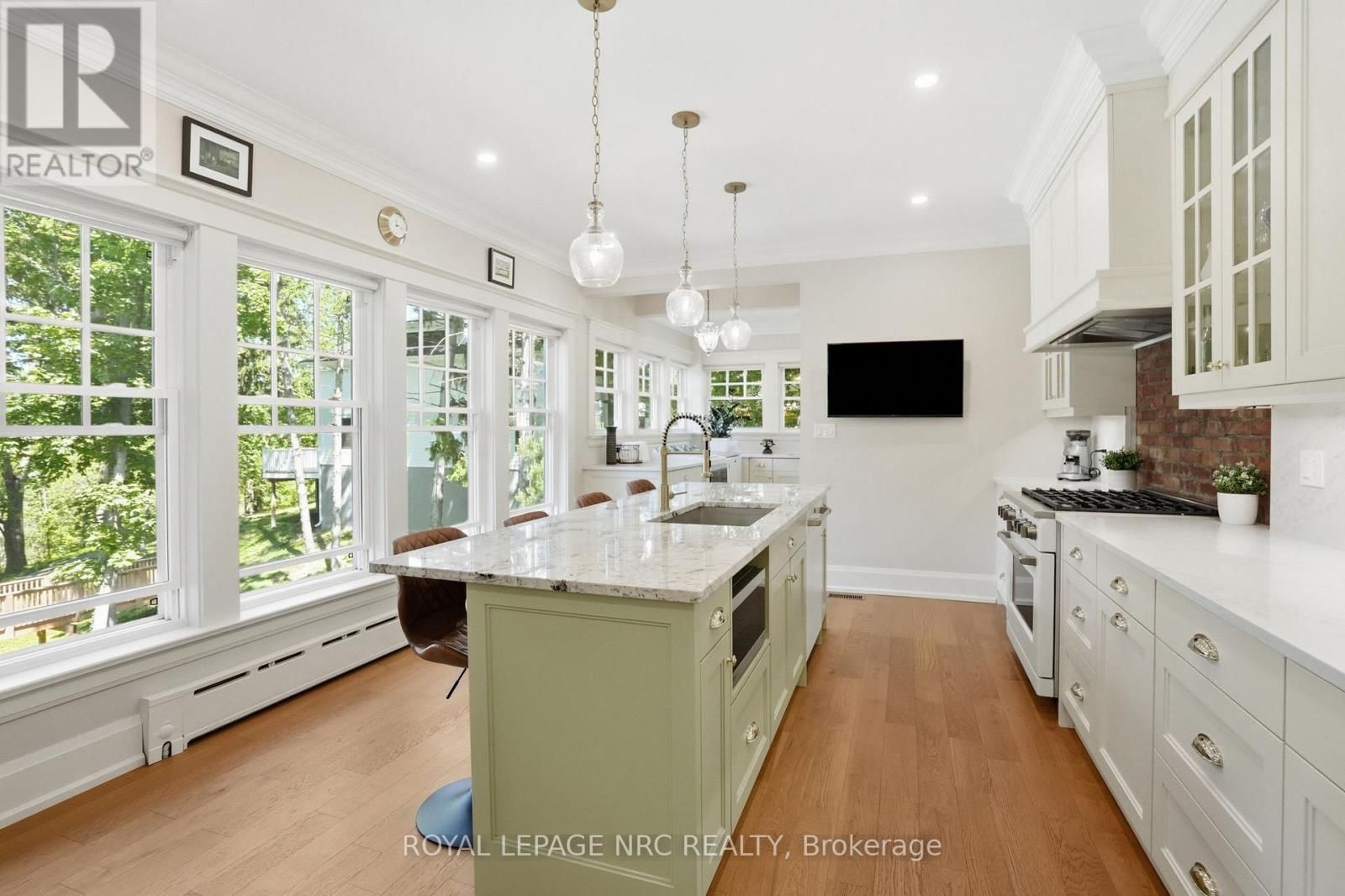 50 HILLCREST AVENUE - 17