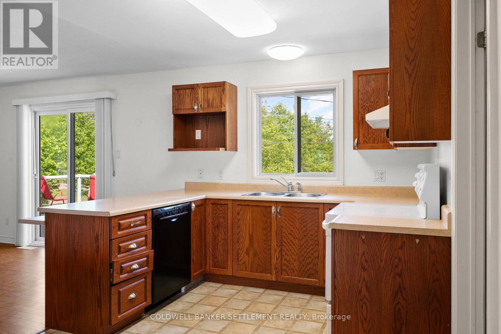 42 BERRY PARK LANE - 13