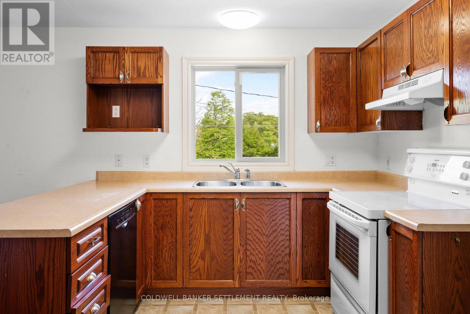 42 BERRY PARK LANE - 14