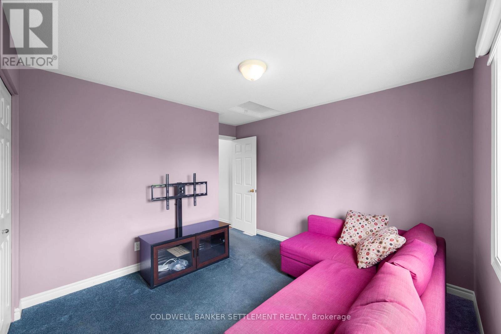42 BERRY PARK LANE - 29