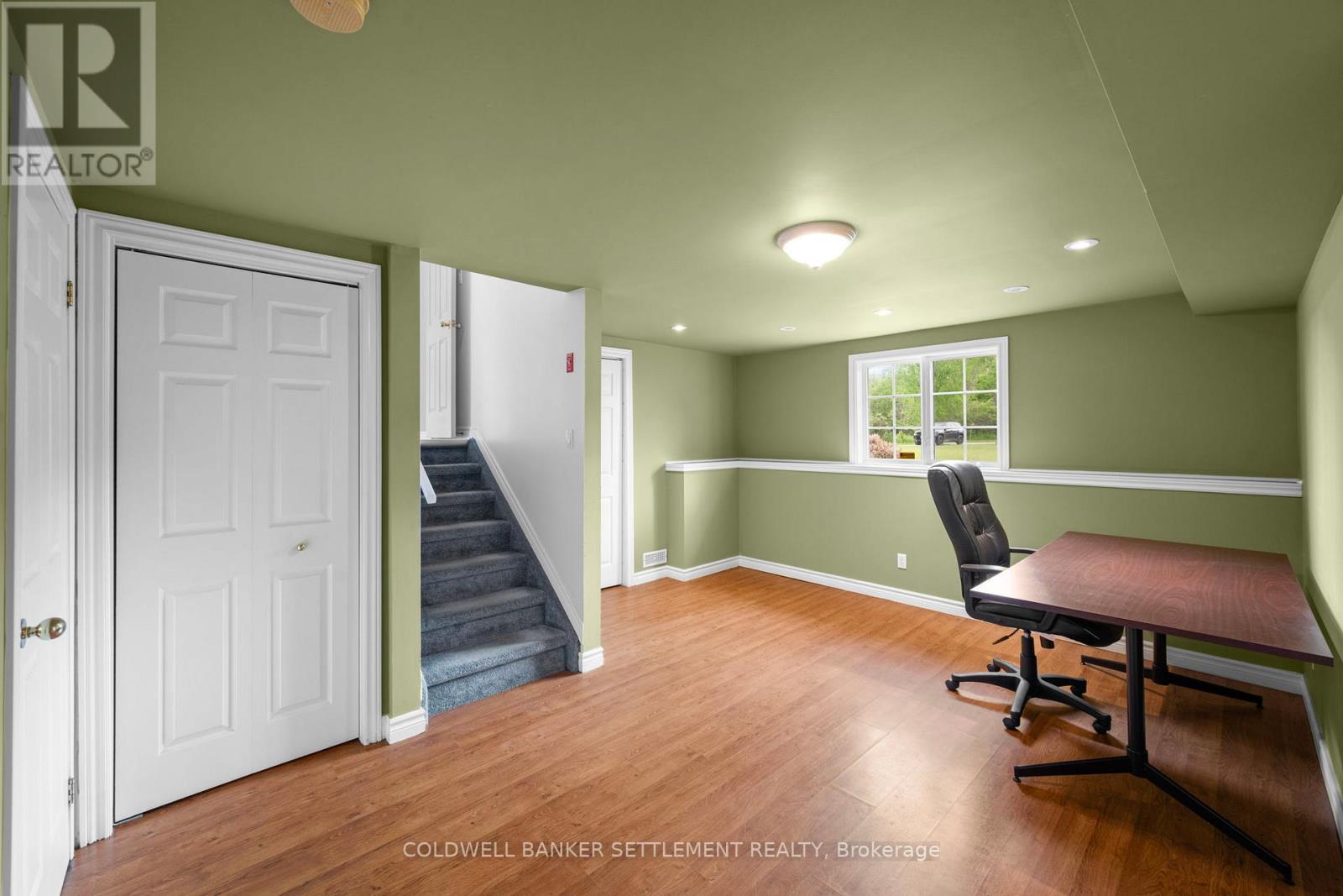 42 BERRY PARK LANE - 35