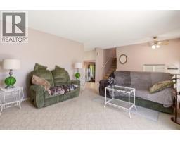 Living room - 210 Felix Road, Kelowna, BC V1X7C9 Photo 13